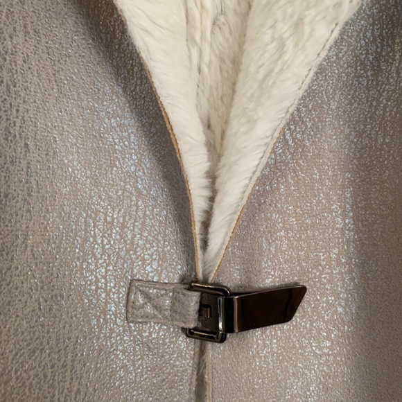 SPANNER Faux Fur Vest - Picture 2 of 8